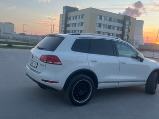 2012 Volkswagen Touareg II, белый, 2500000 рублей, вид 3