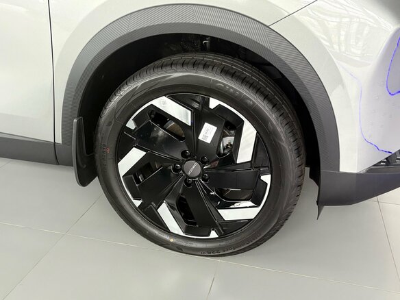 2026 Omoda C7, серебристый, 3099000 рублей - вид 11