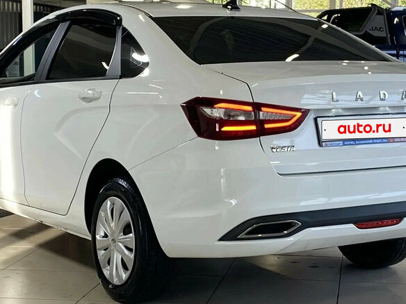 2024 Lada (ВАЗ) Vesta I Рестайлинг (NG), белый, 1080000 рублей - вид 4