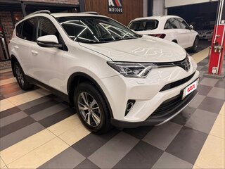 2017 Toyota RAV4 IV (XA40) Рестайлинг, белый, 2399000 рублей, вид 2