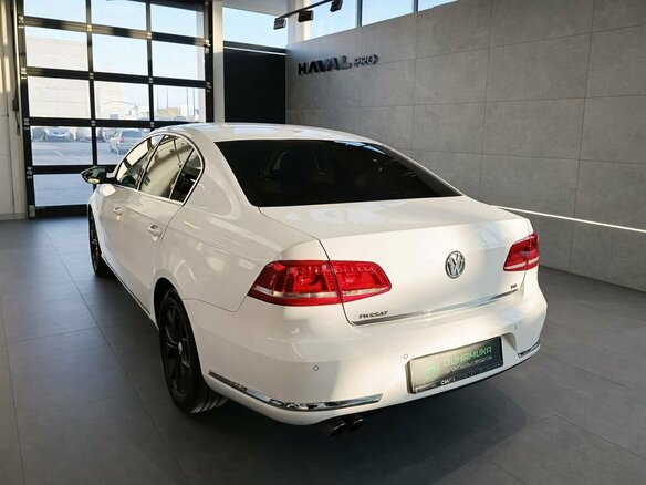 2012 Volkswagen Passat B7, белый - вид 6
