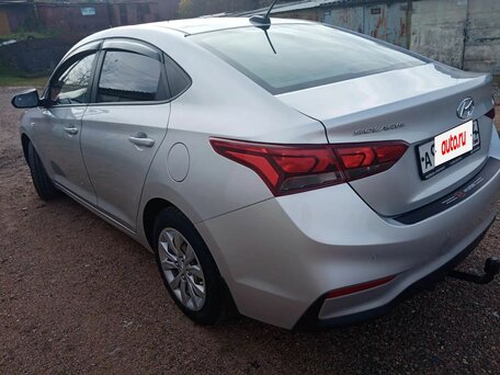 2019 Hyundai Solaris II, серебристый, 1370000 рублей, вид 3