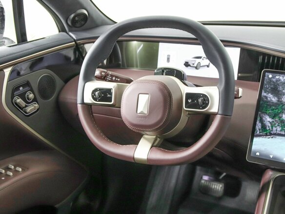 2026 Avatr 11 116 kWh I Рестайлинг, чёрный, 8448975 рублей - вид 6