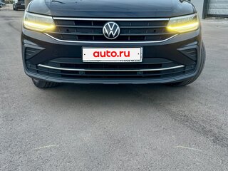 2021 Volkswagen Tiguan II Рестайлинг, чёрный, 2500000 рублей, вид 1