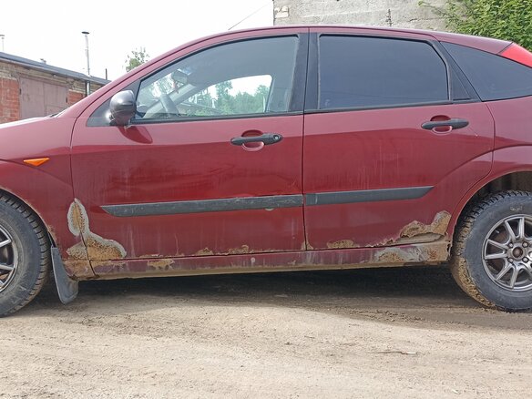 2003 Ford Focus I Рестайлинг, красный, 130000 рублей - вид 4