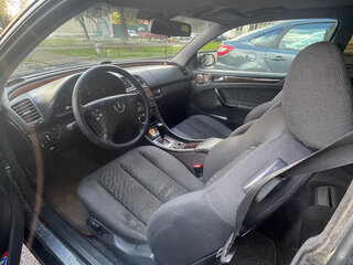 2001 Mercedes-Benz CLK-Класс 200 I (W208) Рестайлинг, чёрный, 370000 рублей, вид 5