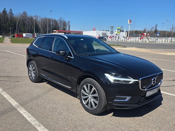 2020 Volvo XC60 II, чёрный, 4000000 рублей - вид 2