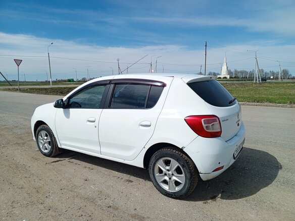 2014 Renault Sandero II, белый, 425000 рублей - вид 3