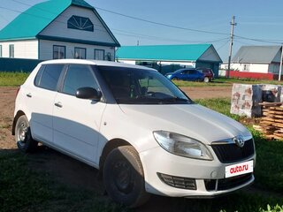 2013 Skoda Fabia II Рестайлинг, белый, 469000 рублей, вид 2