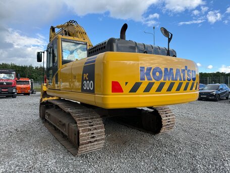 2017 Komatsu PC300, жёлтый, 7500000 рублей, вид 4