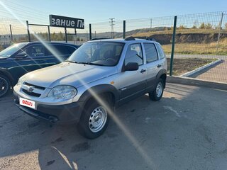 2010 Chevrolet Niva I Рестайлинг, серебристый, 400000 рублей, вид 1