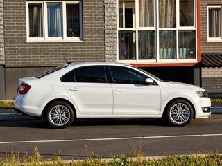 2017 Skoda Rapid I Рестайлинг, белый, 1140000 рублей, вид 1