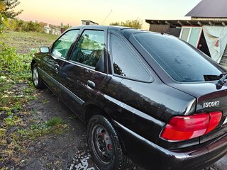1995 Ford Escort V Рестайлинг 2, фиолетовый, 130000 рублей, вид 4