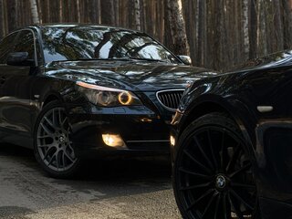 2009 BMW 5 серии 530xi V (E60/E61) Рестайлинг, чёрный, 1025000 рублей, вид 4