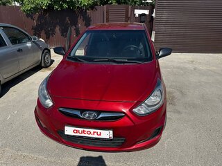 2013 Hyundai Solaris I, красный, 780000 рублей, вид 2
