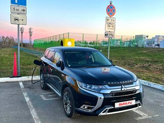 2018 Mitsubishi Outlander PHEV III Рестайлинг 3, чёрный, 3250000 рублей, вид 4