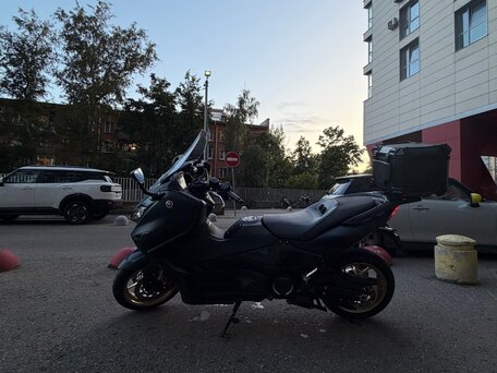 2023 Yamaha TMAX, чёрный, 1450000 рублей, вид 4
