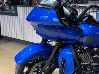 2024 Harley-Davidson Road Glide Limited, синий, 4350000 рублей, вид 4
