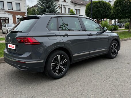 2021 Volkswagen Tiguan II Рестайлинг, серый, 3090000 рублей, вид 3