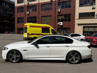 2013 BMW 5 серии 535i xDrive VI (F10/F11/F07) Рестайлинг, белый, 2190000 рублей, вид 4