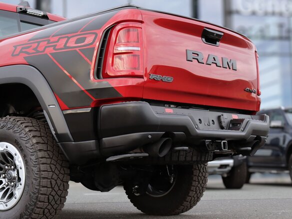 2026 Ram 1500 RHO V Рестайлинг, красный, 13490000 рублей - вид 13