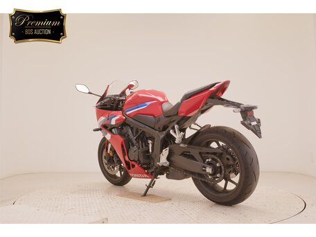 2025 Honda CBR 650R, красный, 1080000 рублей, вид 3
