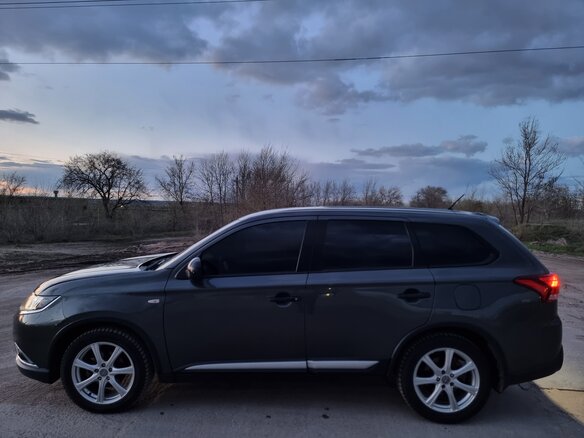 2016 Mitsubishi Outlander III Рестайлинг 2, серый, 1595000 рублей - вид 23