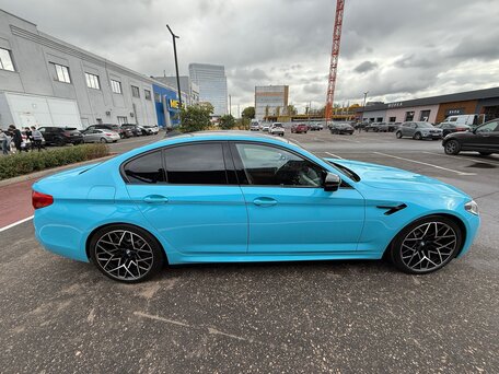 2019 BMW M5 Competition VI (F90), голубой, 9700000 рублей, вид 4