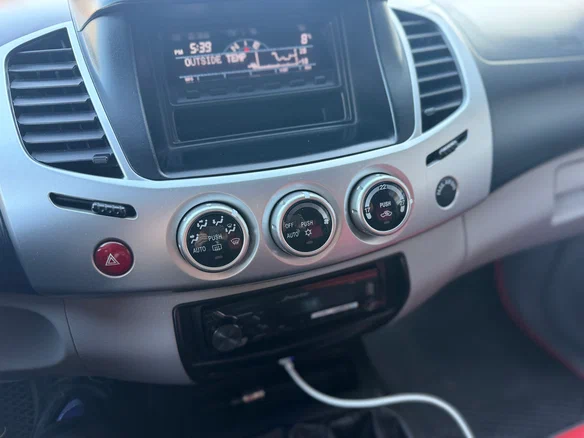 2012 Mitsubishi L200 IV, чёрный, 1420000 рублей - вид 3