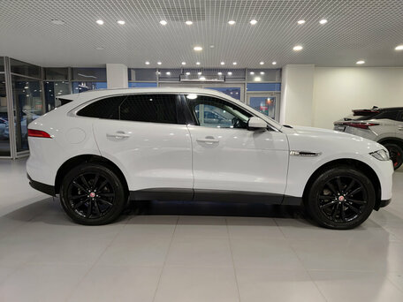2017 Jaguar F-Pace I, белый, 2520000 рублей, вид 4