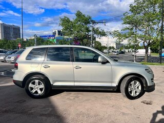 2009 Volkswagen Touareg I Рестайлинг, бежевый, 1950000 рублей, вид 4