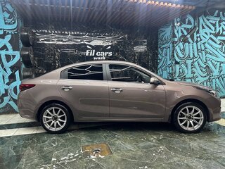 2019 Kia Rio IV, бежевый, 1350000 рублей, вид 2