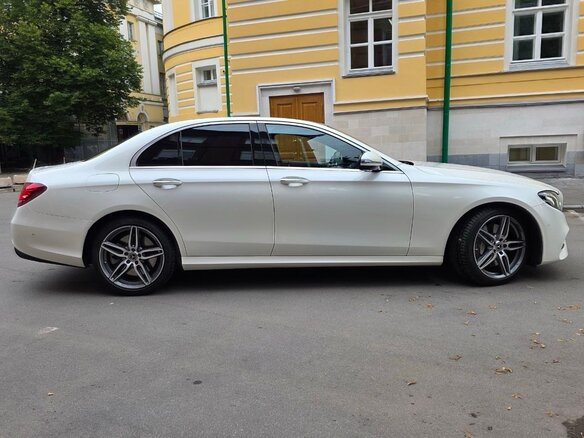 2017 Mercedes-Benz E-Класс 400 V (W213, S213, C238), белый - вид 3