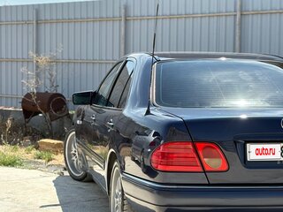 1996 Mercedes-Benz E-Класс 280 II (W210, S210), синий, 525000 рублей, вид 5