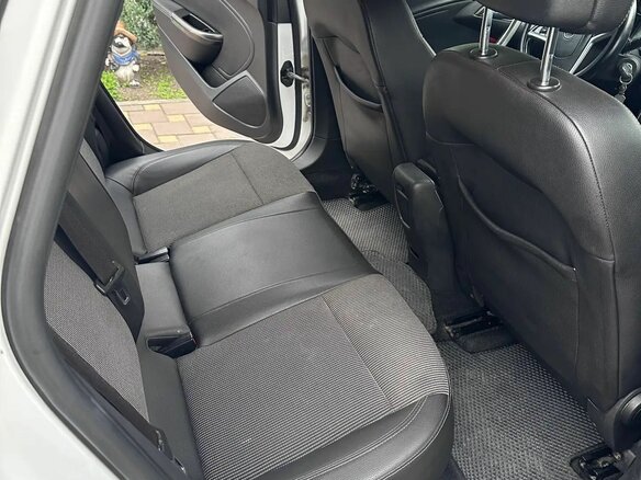 2011 Opel Astra J, белый, 650000 рублей - вид 6