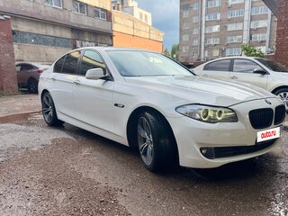 2011 BMW 5 серии 528i VI (F10/F11/F07), белый, 1750000 рублей, вид 3