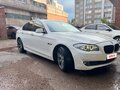 2011 BMW 5 серии 528i VI (F10/F11/F07), белый, 1750000 рублей - вид 2