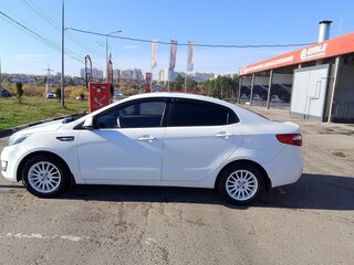 2012 Kia Rio III, белый, 720000 рублей, вид 4