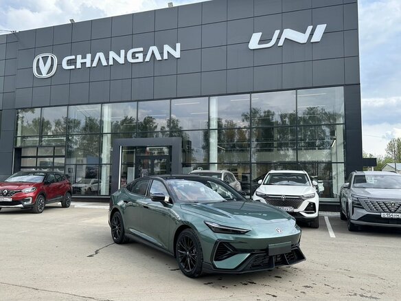 2026 Changan UNI-V I Рестайлинг 2, зелёный, 3579900 рублей - вид 1