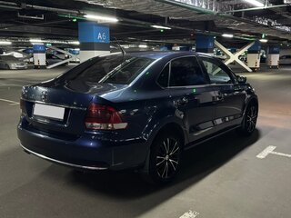 2016 Volkswagen Polo V Рестайлинг, синий, 990000 рублей, вид 5