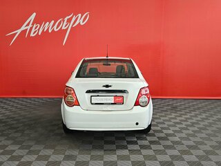 2014 Chevrolet Aveo II, белый, 289000 рублей, вид 4