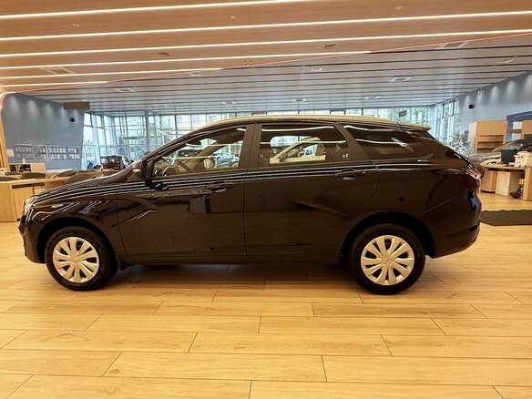 2026 Lada (ВАЗ) Vesta SW I Рестайлинг (NG), чёрный - вид 2