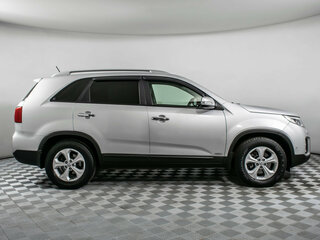 2014 Kia Sorento II Рестайлинг, серебристый, 2027000 рублей, вид 4