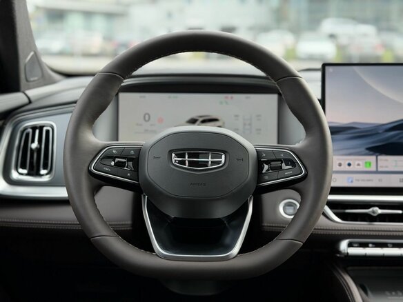 2026 Geely Monjaro I Рестайлинг 2 (China Market), зелёный, 4200000 рублей - вид 21