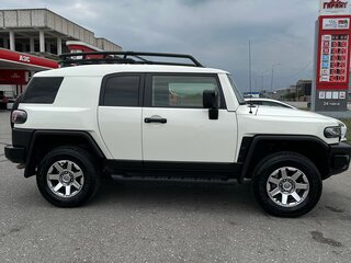 2022 Toyota FJ Cruiser, белый, 4800000 рублей, вид 1