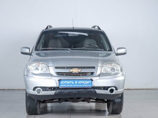 2012 Chevrolet Niva I Рестайлинг, серебристый, 439000 рублей, вид 2
