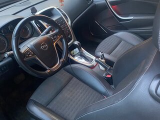 2013 Opel Astra GTC J Рестайлинг, белый, 770000 рублей, вид 3