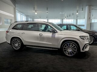 2026 Mercedes-Benz GLS 450 II (X167) Рестайлинг, серый, 17800000 рублей, вид 4