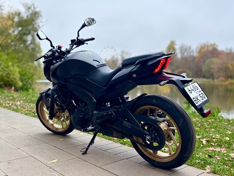 2018 Bajaj Dominar 400, чёрный, 349000 рублей, вид 1