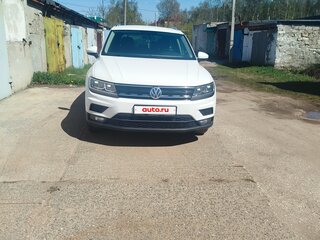 2017 Volkswagen Tiguan II, белый, 2000000 рублей, вид 1